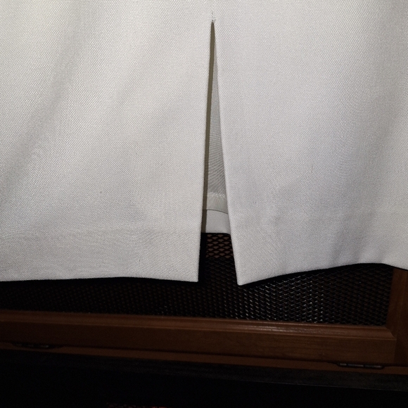 An Antonio Melani sleeveless v-neck split hem lined midi dress in a size 2. - Picture 4 of 9